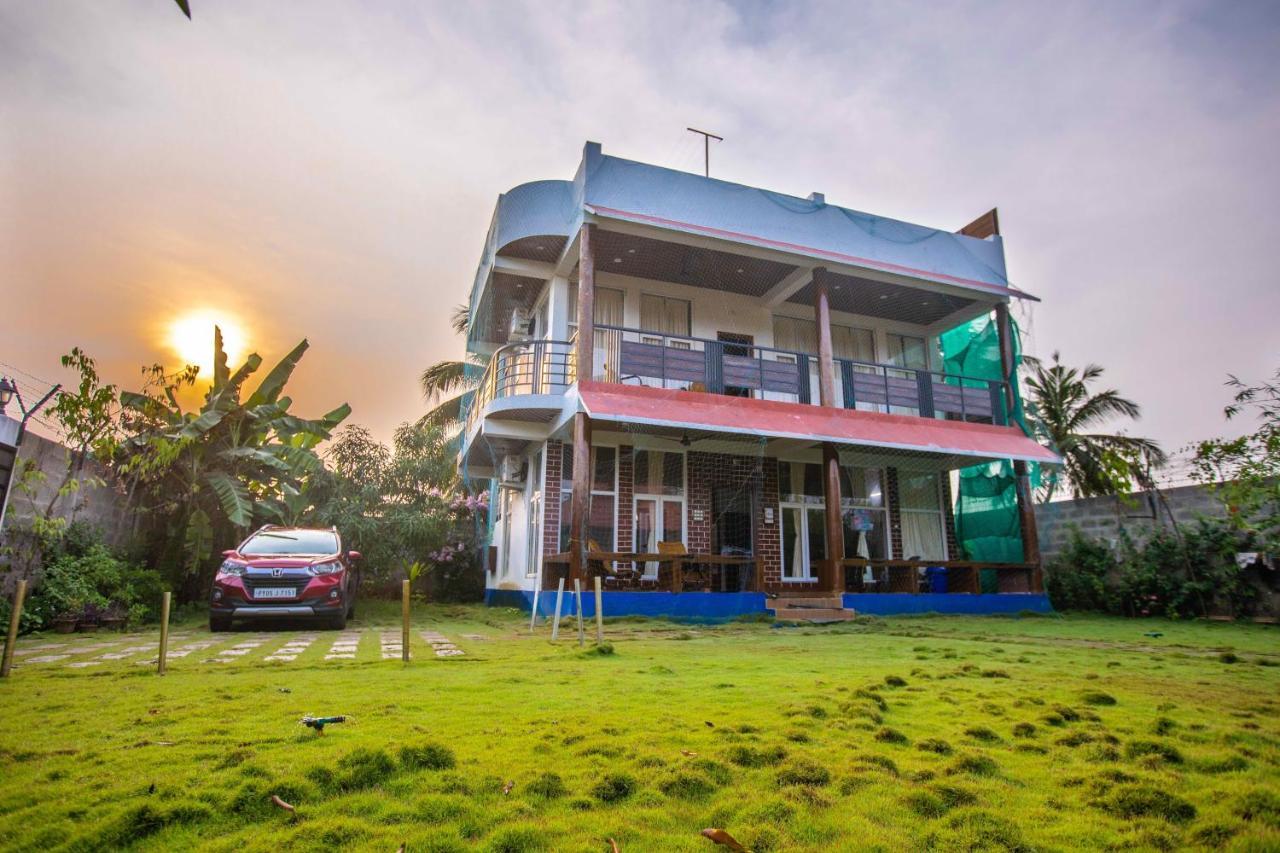 Waves Beach House Pondicherry Exterior photo