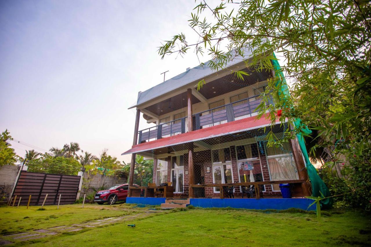 Waves Beach House Pondicherry Exterior photo